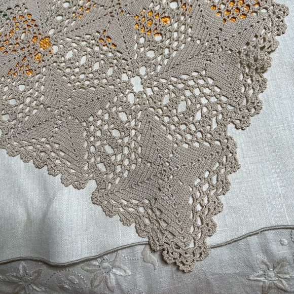 Vintage Long Geometric Rustic Mid Century Crocheted Tea Stain Runner - Picture 10 of 11